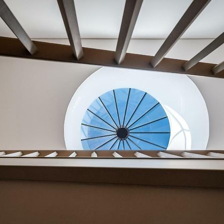 Lovelystay - Sun Loft W/ Balcony Porto Luaran gambar